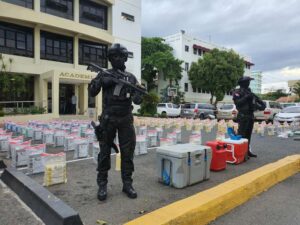 Apresan varios ligan a decomiso de 897 paquetes; ocupan barcos, lanchas, armas, drogas, vehículos y dinero