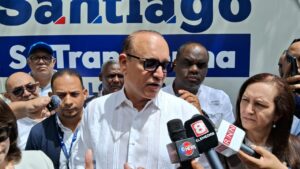 Alcaldía de Santiago refuerza servicios municipales con nueva flotilla de vehículos